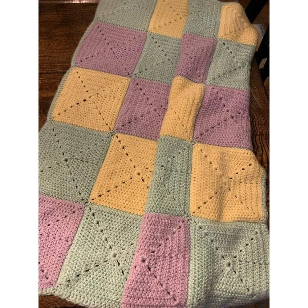 Vintage Granny Square Baby Blanket Throw Pastel 61